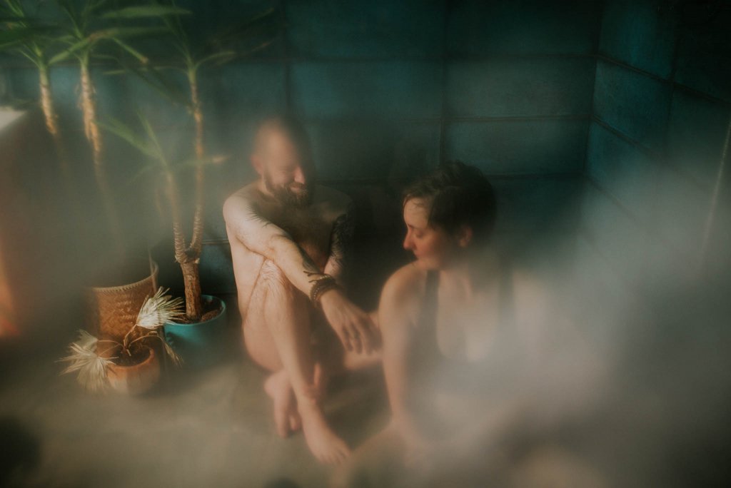 intymna sesja narzeczeńska pod prysznicem w warszawie 